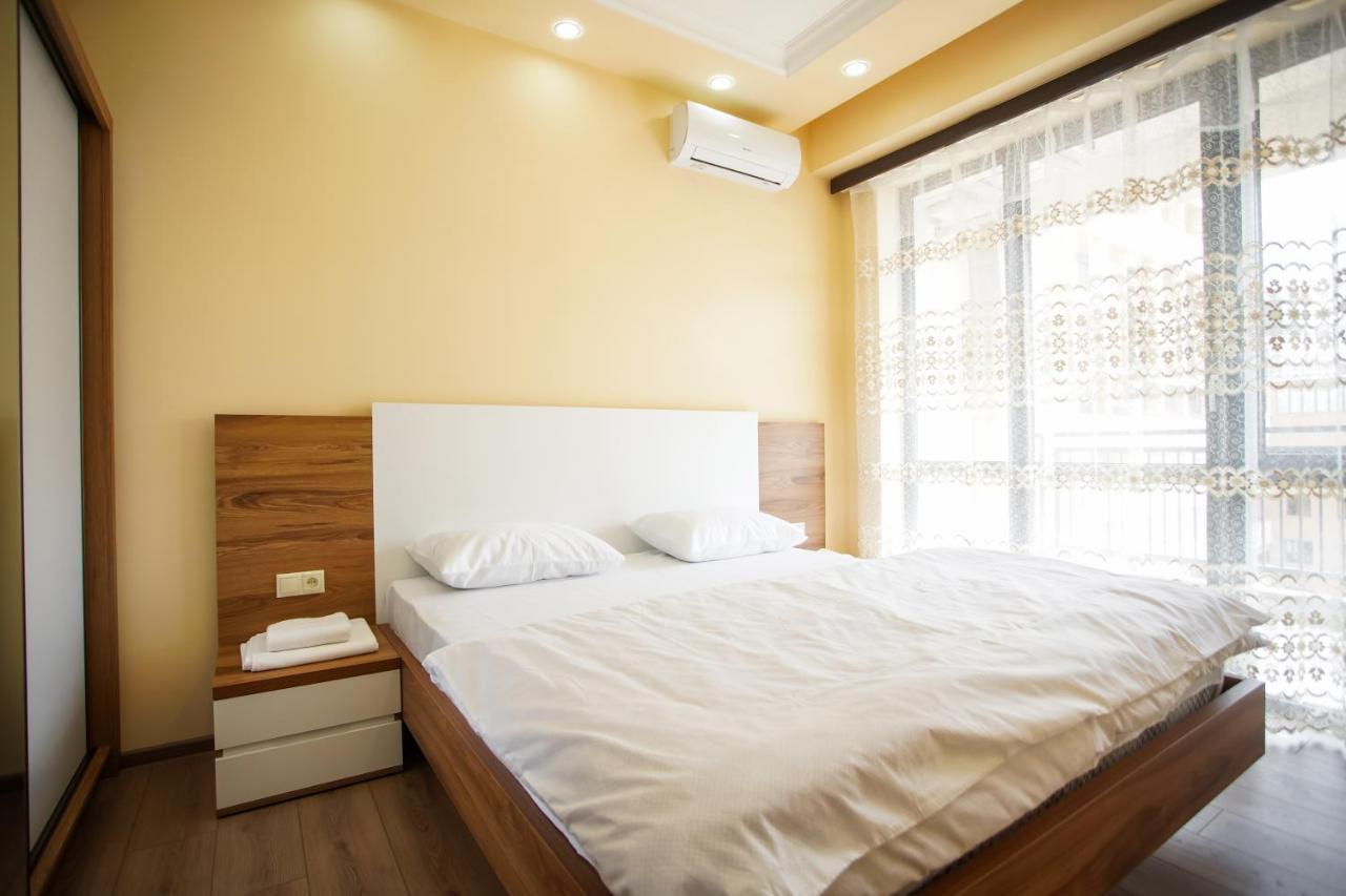 Fantastic Apartments Near Republic Square, Perfect Location, Mystreet Company Erywań Zewnętrze zdjęcie