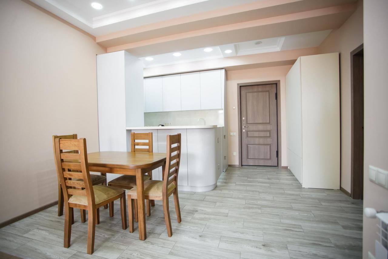 Fantastic Apartments Near Republic Square, Perfect Location, Mystreet Company Erywań Zewnętrze zdjęcie