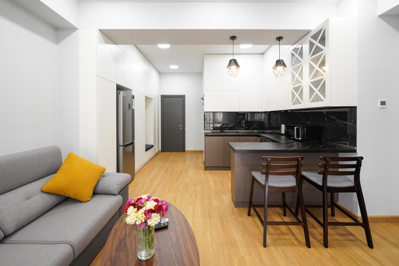 Fantastic Apartments Near Republic Square, Perfect Location, Mystreet Company Erywań Zewnętrze zdjęcie