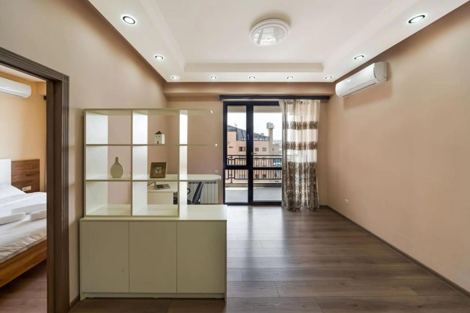 Fantastic Apartments Near Republic Square, Perfect Location, Mystreet Company Erywań Zewnętrze zdjęcie