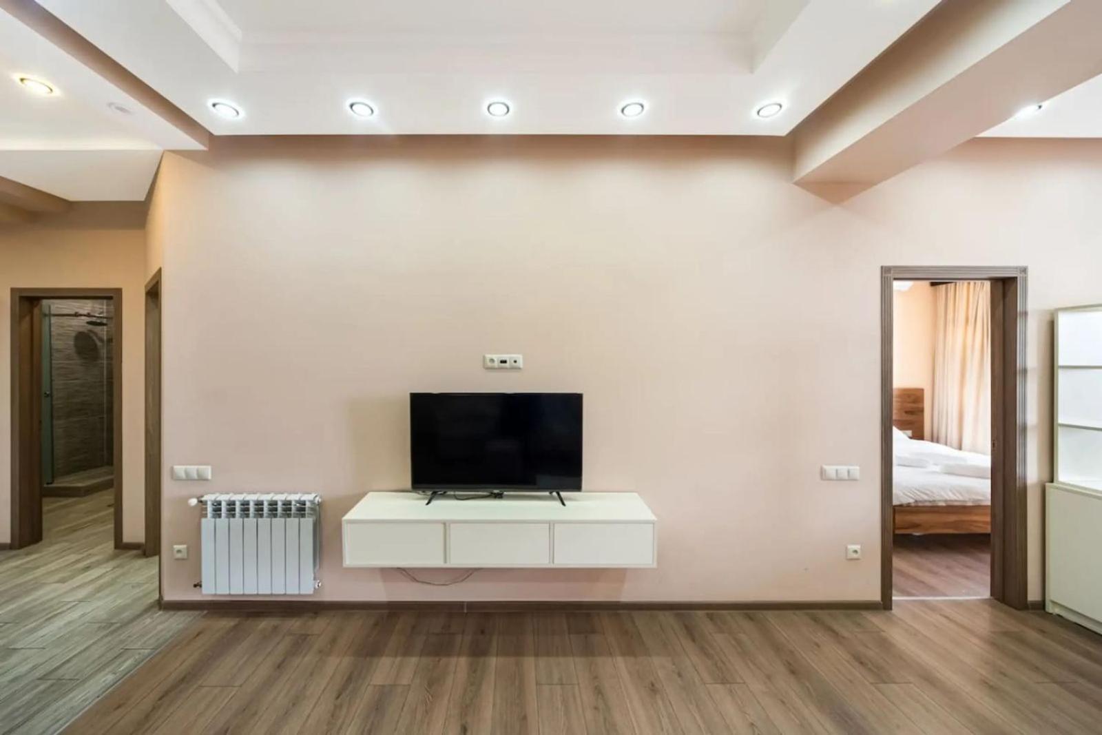Fantastic Apartments Near Republic Square, Perfect Location, Mystreet Company Erywań Zewnętrze zdjęcie